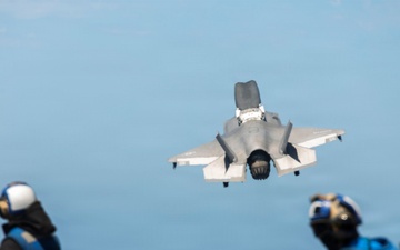 13th MEU | VMFA-211 Conducts an Expeditionary Airstrike from USS Makin Island