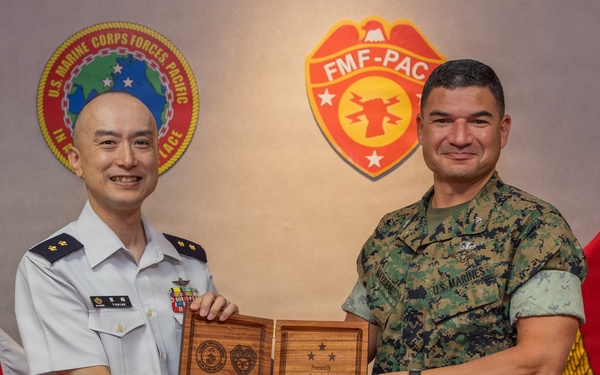 MARFORPAC leadership meets with JGSDF leader for information operations