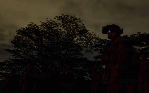 25th Infantry Division Soldiers Conduct Low-Light Fast-Rope Training