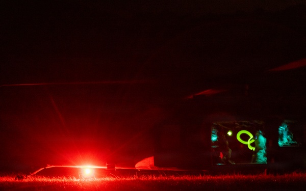 25th Infantry Division Soldiers Conduct Low-Light Fast-Rope Training