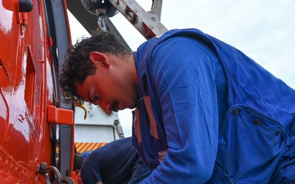 USCGC Bertholf conducts helicopter traversing operations