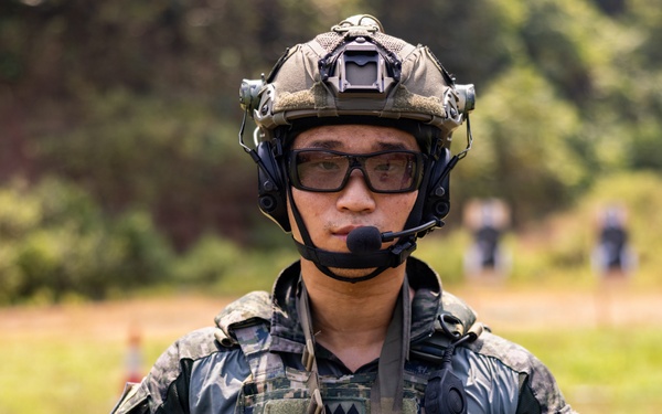 Super Garuda Shield: MRF-D Marines, Indonesian marines, Korean marines perform live-fire range
