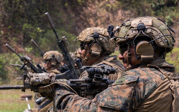 Super Garuda Shield: MRF-D Marines, Indonesian marines, Korean marines perform live-fire range