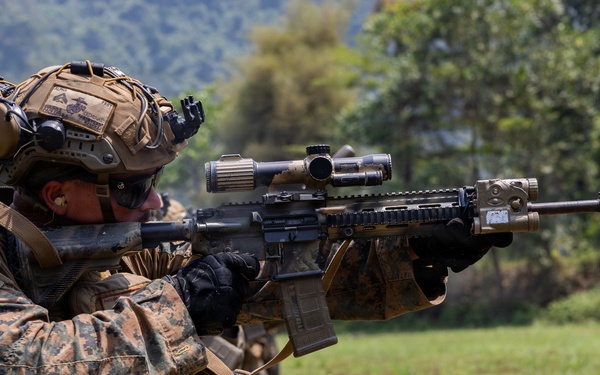 Super Garuda Shield: MRF-D Marines, Indonesian marines, Korean marines perform live-fire range