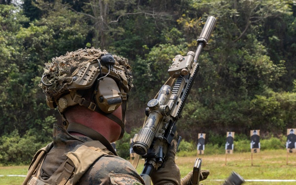 Super Garuda Shield: MRF-D Marines, Indonesian marines, Korean marines perform live-fire range