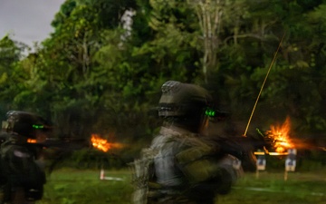 Super Garuda Shield: MRF-D Marines, Indonesian marines, Korean marines perform live-fire range