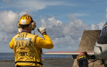 IKE Conducts Carrier Qualifications