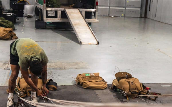 26th MEU Maritime Raid Force conducts a military freefall sustainment