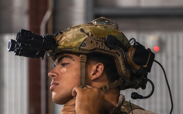 26th MEU Maritime Raid Force conducts a military freefall sustainment