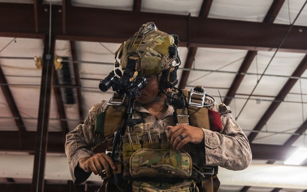 26th MEU Maritime Raid Force conducts a military freefall sustainment