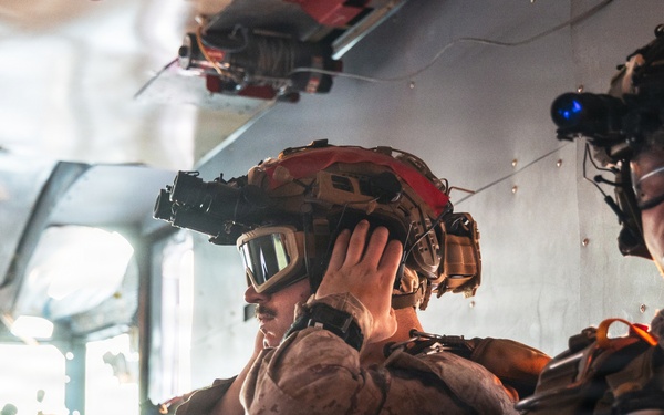 26th MEU Maritime Raid Force conducts a military freefall sustainment