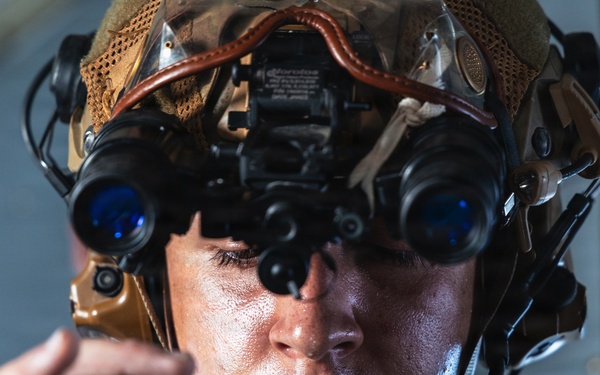 26th MEU Maritime Raid Force conducts a military freefall sustainment