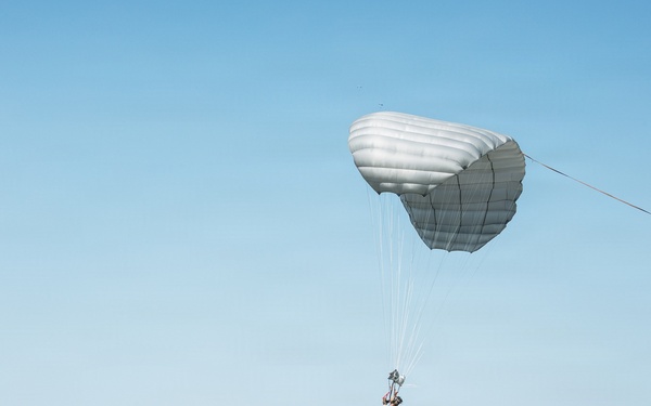 26th MEU Maritime Raid Force conducts a military freefall sustainment