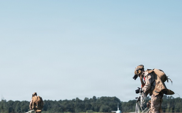 26th MEU Maritime Raid Force conducts a military freefall sustainment