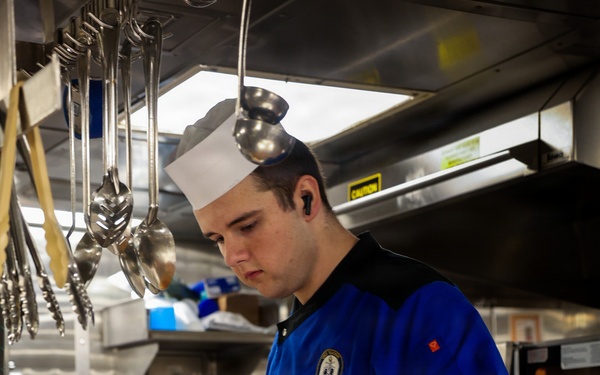 Galley and Mess Deck Aboard USS Mason (DDG 87)