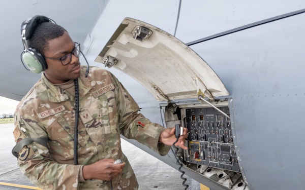 732 AMS Preparing Aircraft, Enabling the Mission