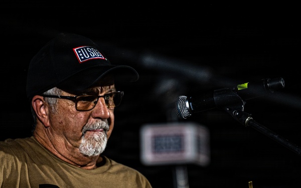 Craig Morgan performs USO concert across CENTCOM
