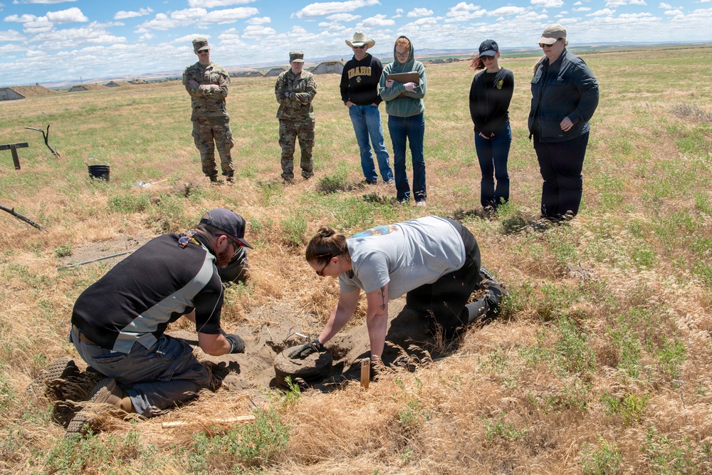 Oregon National Guard Soldiers and civilian employees learn about Eastern Oregon’s Borrowing Owls