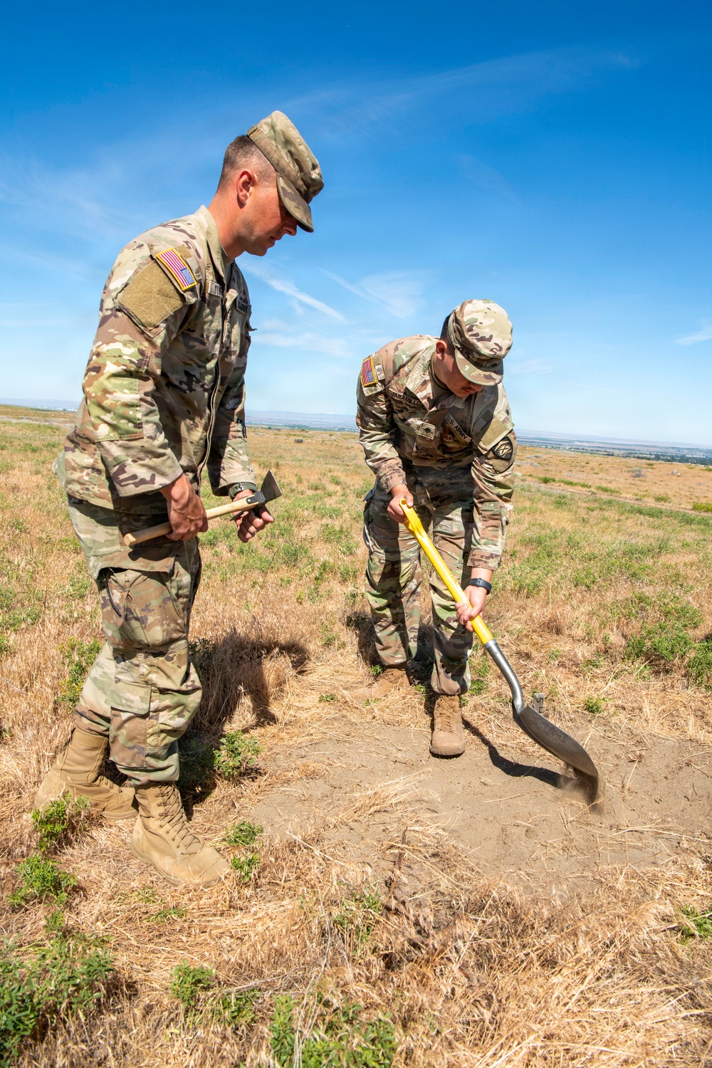 Oregon National Guard Soldiers and civilian employees learn about Eastern Oregon’s Borrowing Owls