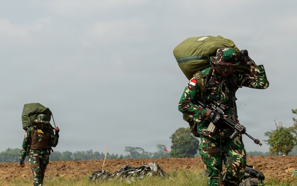 SGS 26: Multinational Airborne Jump