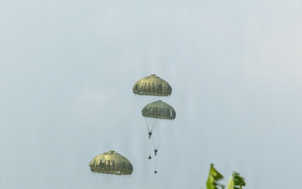 SGS 26: Multinational Airborne Jump