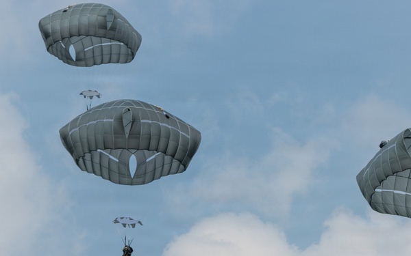 SGS 26: Multinational Airborne Jump