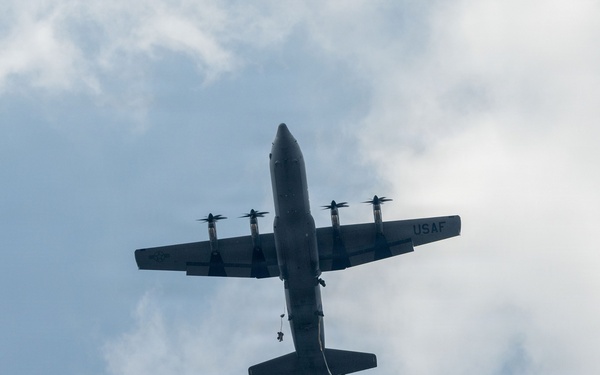 SGS 26: Multinational Airborne Jump