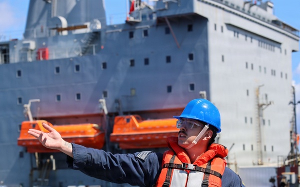 USS Farragut Conducts an Underway Replenishment with USNS Leroy Grumman