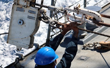 USS Farragut Conducts an Underway Replenishment with USNS Leroy Grumman