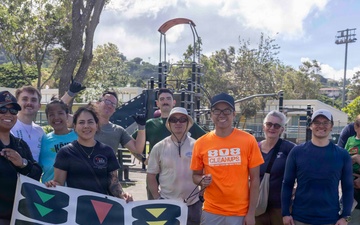 Sailors, Airmen Take Part in Kalihi Valley District Park Cleanup