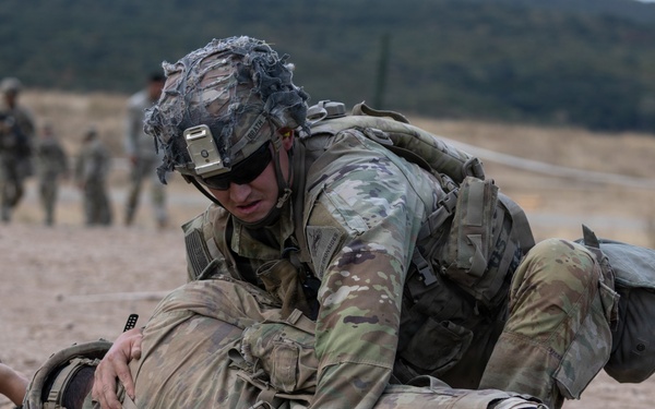 1st Armored Division candidates participate in medical lanes