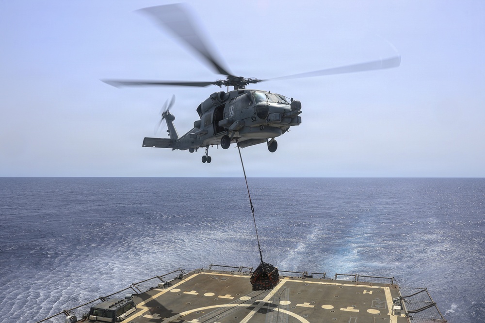 USS Oscar Austin conducts VertRep and HIFR training