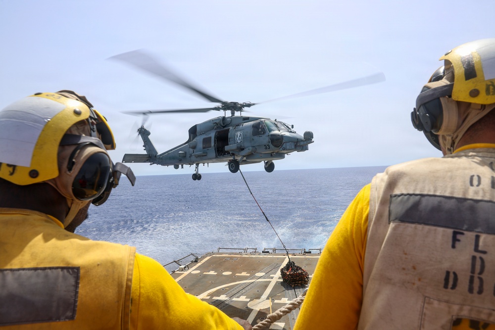 USS Oscar Austin conducts VertRep and HIFR training