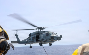 USS Oscar Austin conducts VertRep and HIFR training