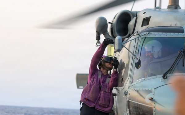 USS Oscar Austin conducts flight operations