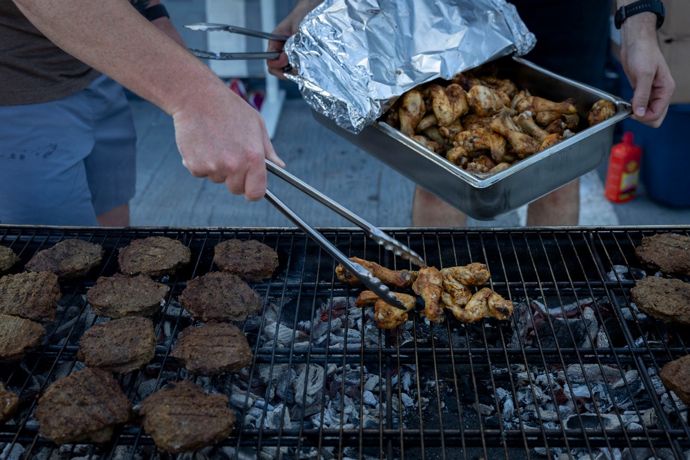 DDG 117 Hosts A Steel Beach Picnic