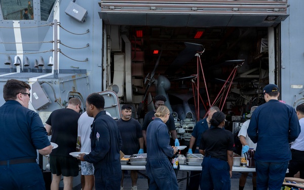 DDG 117 Hosts A Steel Beach Picnic