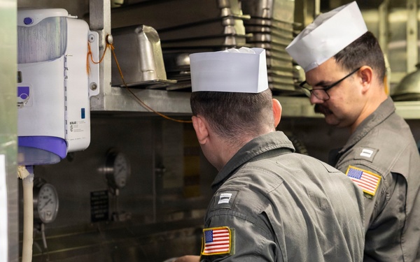 DDG 117 Hosts A Steel Beach Picnic