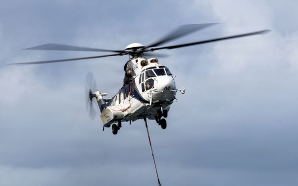 USS Boxer, USNS Alan Shepard Conduct VERTREP