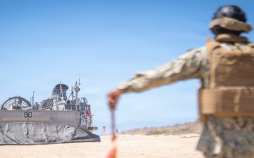 Assault Craft Unit 5 conducts simulated raid at Camp Pendleton