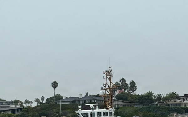 Coast Guard interdicts 24 aliens 3 miles south of Santa Barbara Island