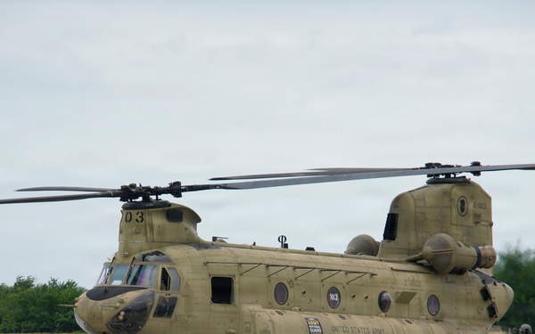 Hawaii National Guard sends additional resources to resupply Kauai ahead of Hurricane Lowell.