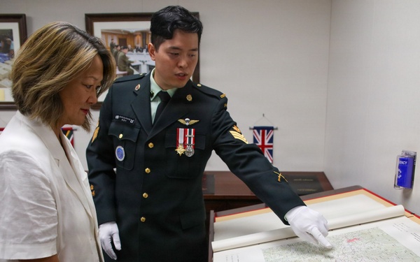 Ms. Jean Lee visits Armistice Room