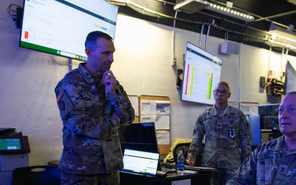 Hawaii’s Adjutant General receives HING briefing on storm preparation for Hurricane Lowell