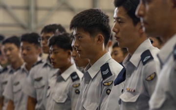 JASDF cadets visit VMFA-121 and VMGR-152 during an MCAS Iwakuni tour
