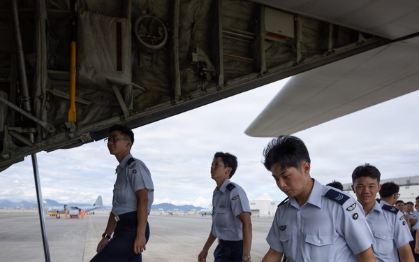 JASDF cadets visit VMFA-121 and VMGR-152 during an MCAS Iwakuni tour