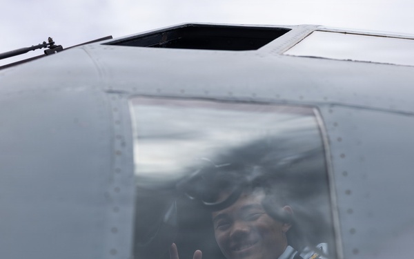 JASDF cadets visit VMFA-121 and VMGR-152 during an MCAS Iwakuni tour