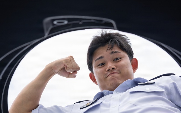 JASDF cadets visit VMFA-121 and VMGR-152 during an MCAS Iwakuni tour