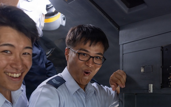 JASDF cadets visit VMFA-121 and VMGR-152 during an MCAS Iwakuni tour