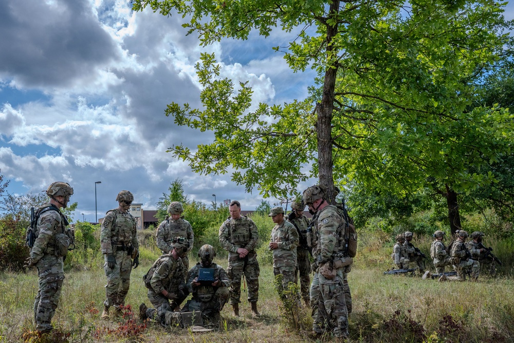 Gen. Anderson participates in sUAS presentation